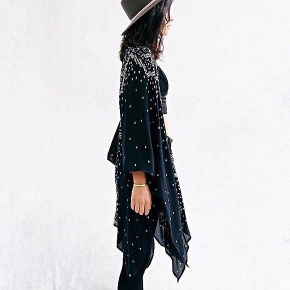 100% Rayon Crinkle Square Kimono Jacket - Urban Outfitters Brand (Ecote) - O/S - Picture 7 of 11